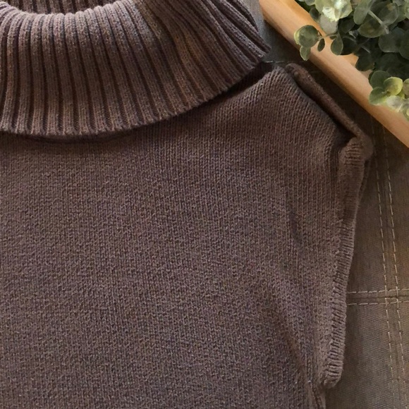 Trendy Fall Sweater - Worn with Love! - Picture 3 of 6